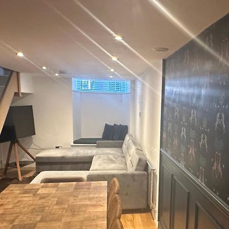 Luxury Retro 4 Bed Town House In Heart Of Alnwick Villa Exterior photo
